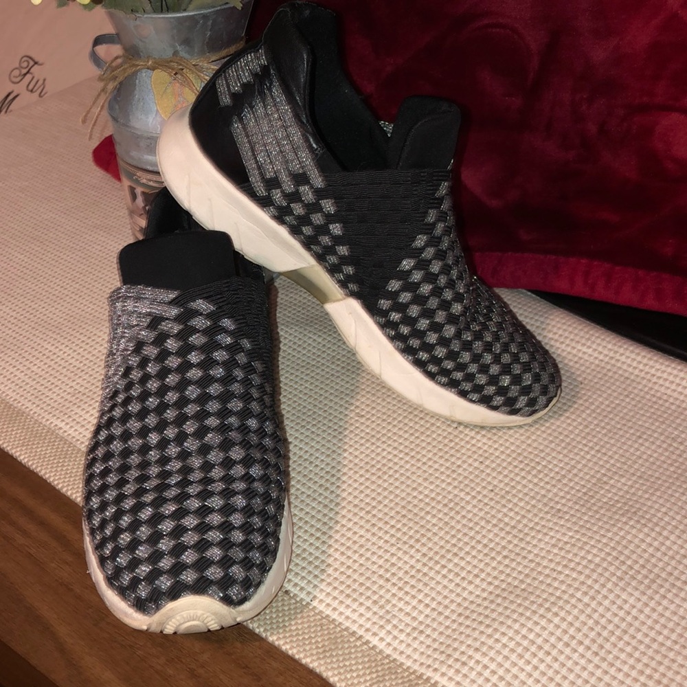 BERNIE MEV-Black and Silver Sneaker-Size 7